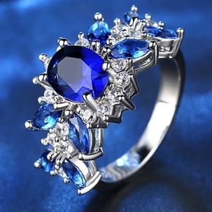 NEW COSTUME JEWELRY FASHION RING BLUE ZIRCON RHINESTONES SILVER BAND SIZE 6